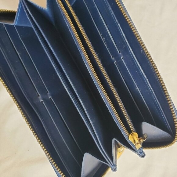 Authentic Louis Vuitton Zippy Vernis Leather Monogram Wallet Cardholders - Picture 4 of 9